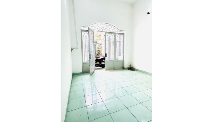 Sát Mặt Tiền Giá 3.45 Tỷ, 4x12 Vuông Vức, Hẻm Oto, Vị Trí Trung Tâm Hiệp Thành – Quận 12.